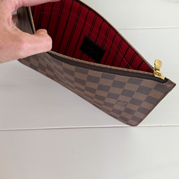Louis Vuitton Neverfull MM – Damier Ebene | Excellent Condition | W/ Pouch - Picture 11 of 13